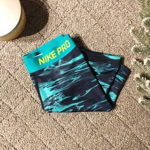 NWOT Nike Pro Mid-Thigh Spandex